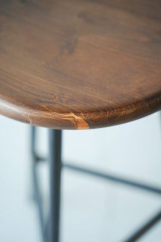 H69 Barlo: Wooden Bar Table