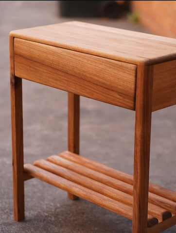 W118 Trevia: Side Table