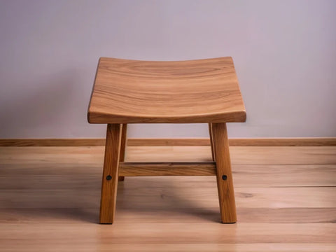 W36 Ravia:  Lounge  Stool