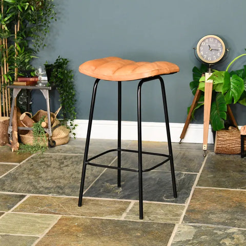 H62 Mivra: Bar Stool