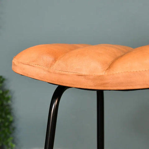 H62 Mivra: Bar Stool