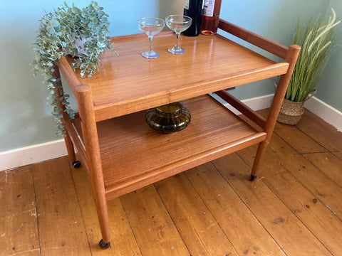 W74 Movro: Tea Trolley