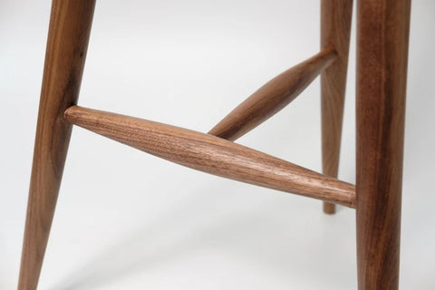 W37 Barku: Bar Stool