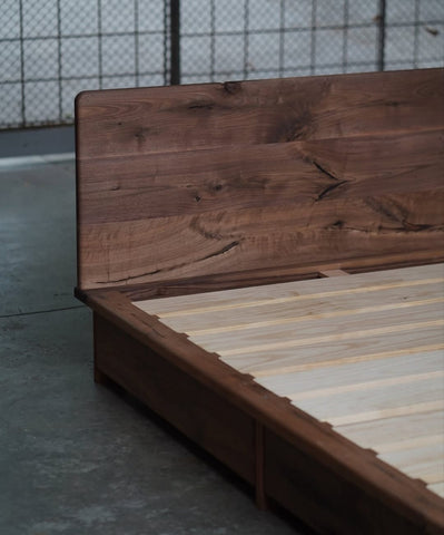 W121 Oakhaven: Bed