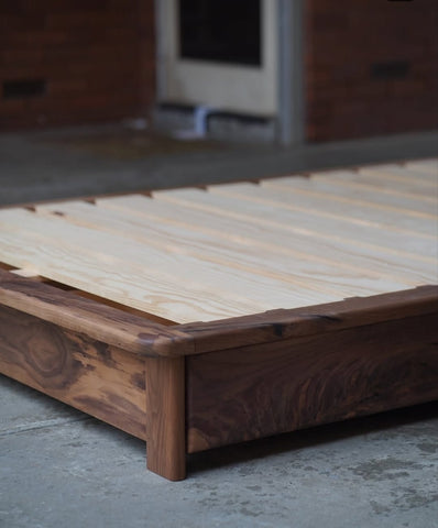 W121 Oakhaven: Bed