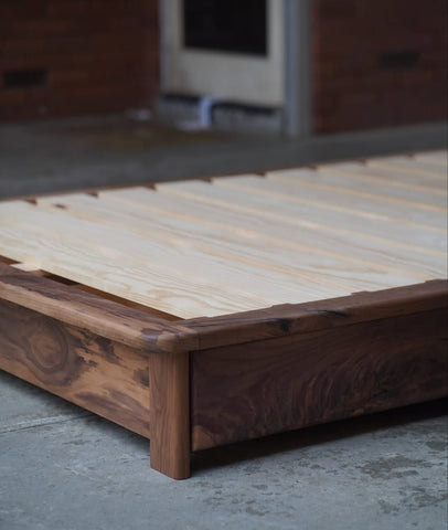 W121 Oakhaven: Bed