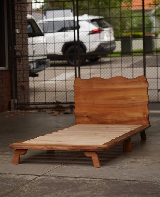 W91 Restwood: Solid Wood Bed