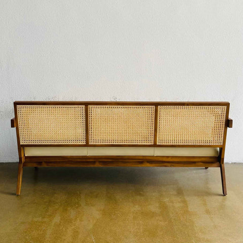 R32 Hand Weave Rest Bench