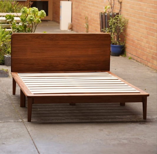W124 Naturbed: Solid Wood Bed