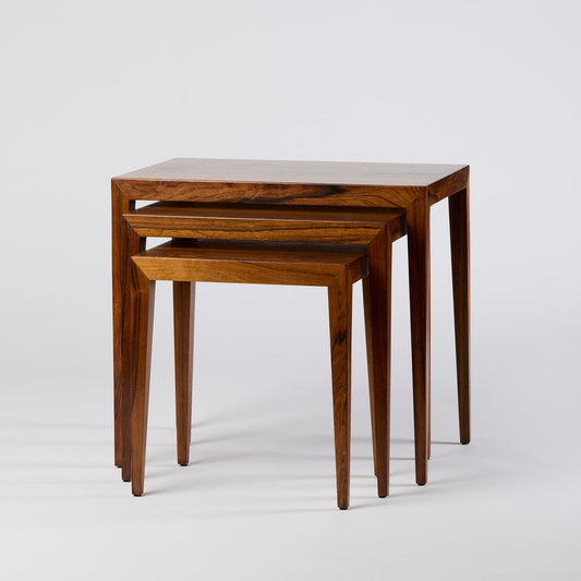 W112 Nestling Studio: Modern Wooden Nesting Tables Set