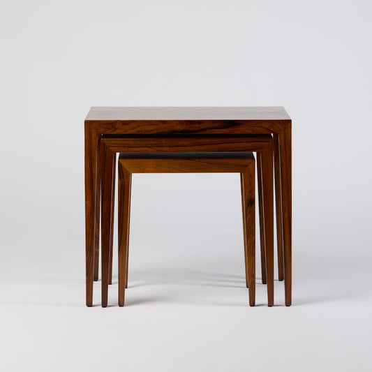 W112 Nestling Studio: Modern Wooden Nesting Tables Set