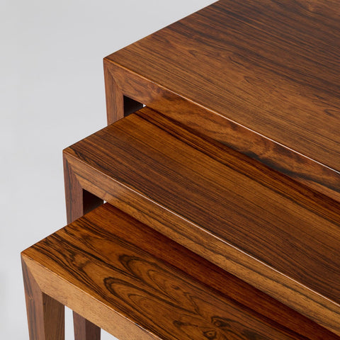 W112 Nestling Studio: Nesting Tables