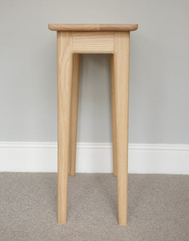 W44 Daya: Console Table