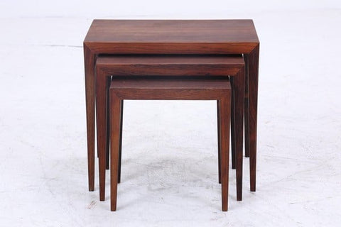 W112 Nestling Studio: Nesting Tables