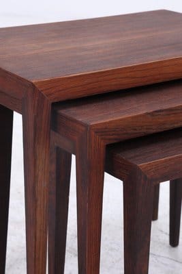 W112 Nestling Studio: Nesting Tables