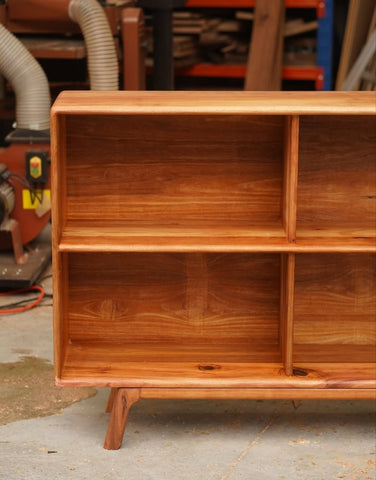 W132 Rootra Console:Modern Industrial Media Console