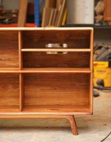 W132 Rootra Console:Modern Industrial Media Console