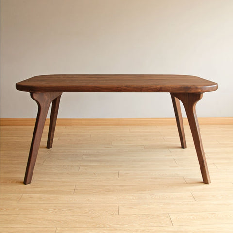 W135 Mozilya: Dining Table