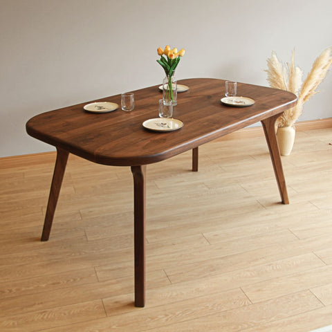 W135 Mozilya: Dining Table