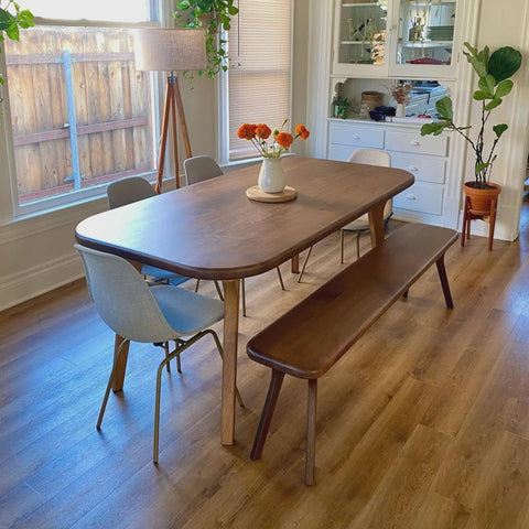 W135 Mozilya: Dining Table