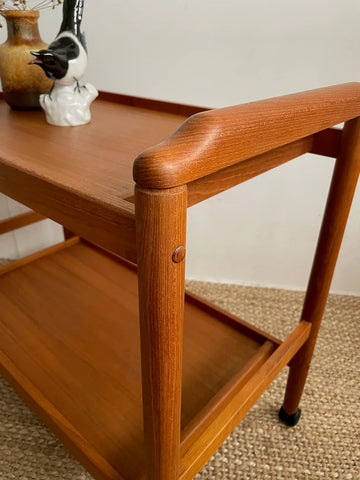 W74 Movro: Tea Trolley