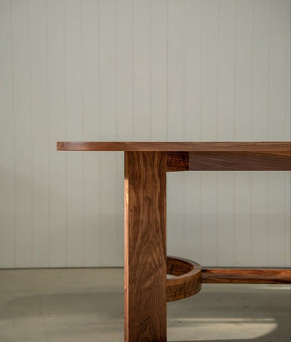 W147 Milan: Dining Table