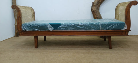 R54 Reed: Rattan Deewan