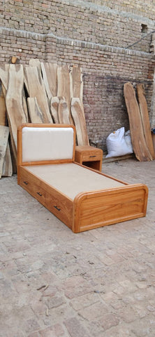 W92 Breeze: Bed