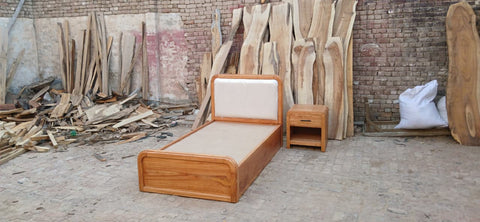 W92 Breeze: Bed