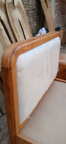 W92 Breeze: Bed