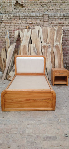 W92 Breeze: Bed