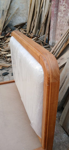 W92 Breeze: Bed