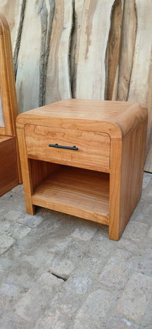 W92 Breeze: Bed