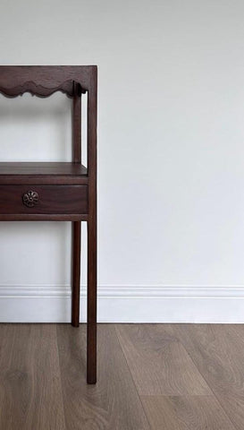 W46Kairo: Console Table