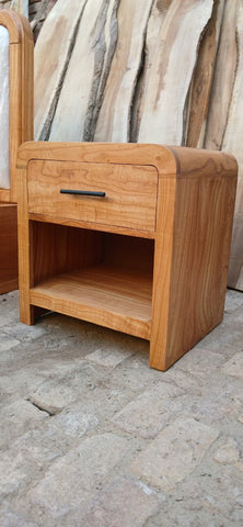 W92 Breeze: Bed