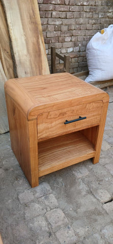 W92 Breeze: Bed