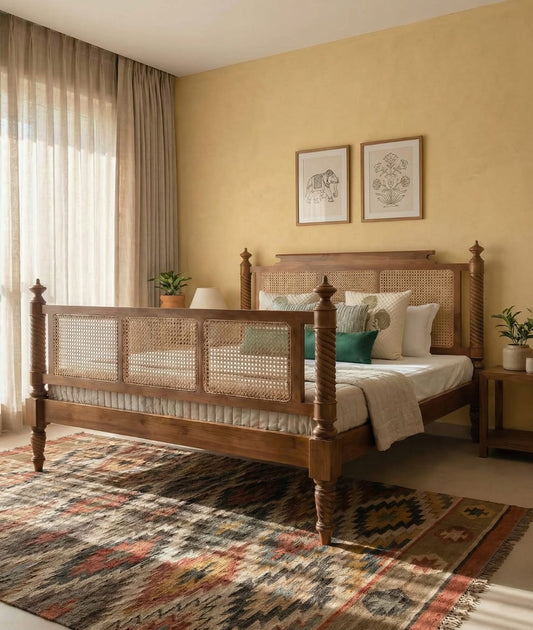 R59 Ravena: Ratan Bed