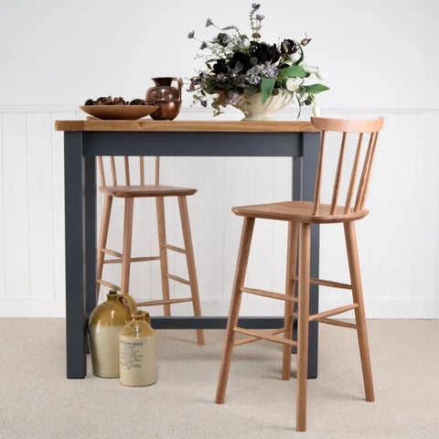 W30 Percha: Bar Stool