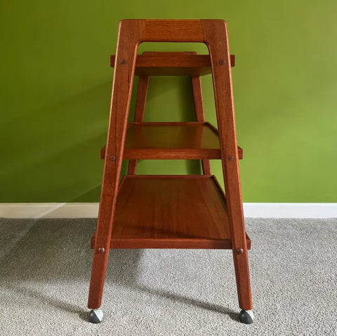 W73Serveo: Tea Trolley