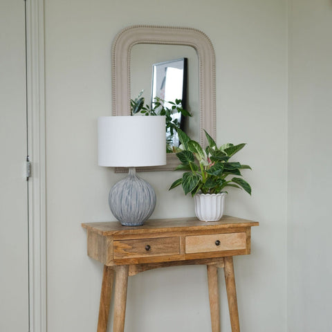 W45 Vero: Console Table