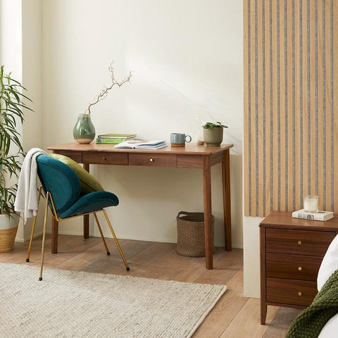 W47 Remin: Console Table