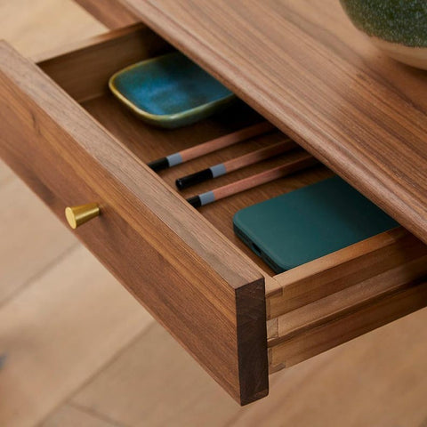 W47 Remin: Console Table