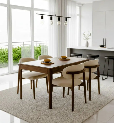 W42 Monarch: Dining Table