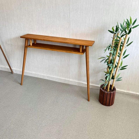 W48 Lento: Console Table