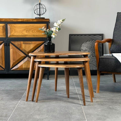 W83 Aurox: Side Table