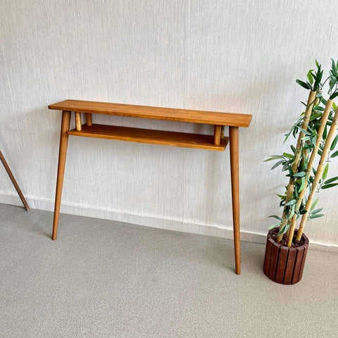 W48 Lento: Console Table