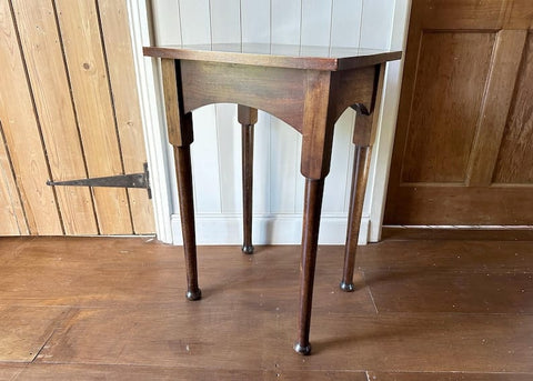 W77 Sidro: Side Table