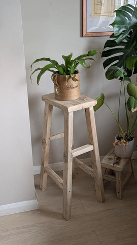 W31 Tavro: Wooden Planter