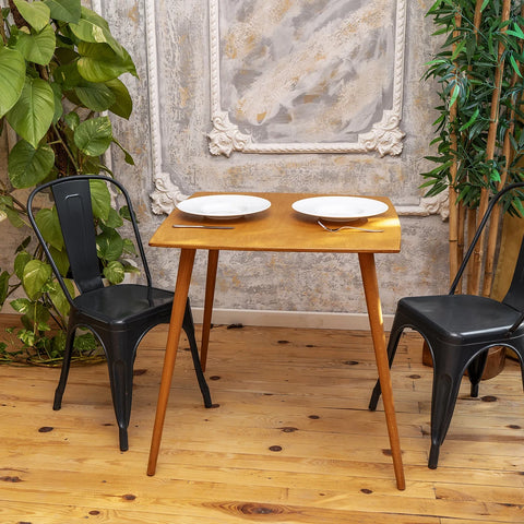 W40 Solen: Dining Table