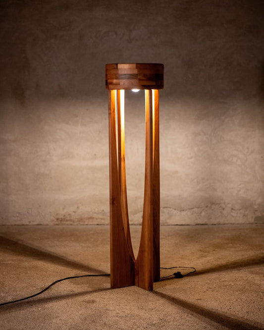 W117 Lumora: Wooden Lamp